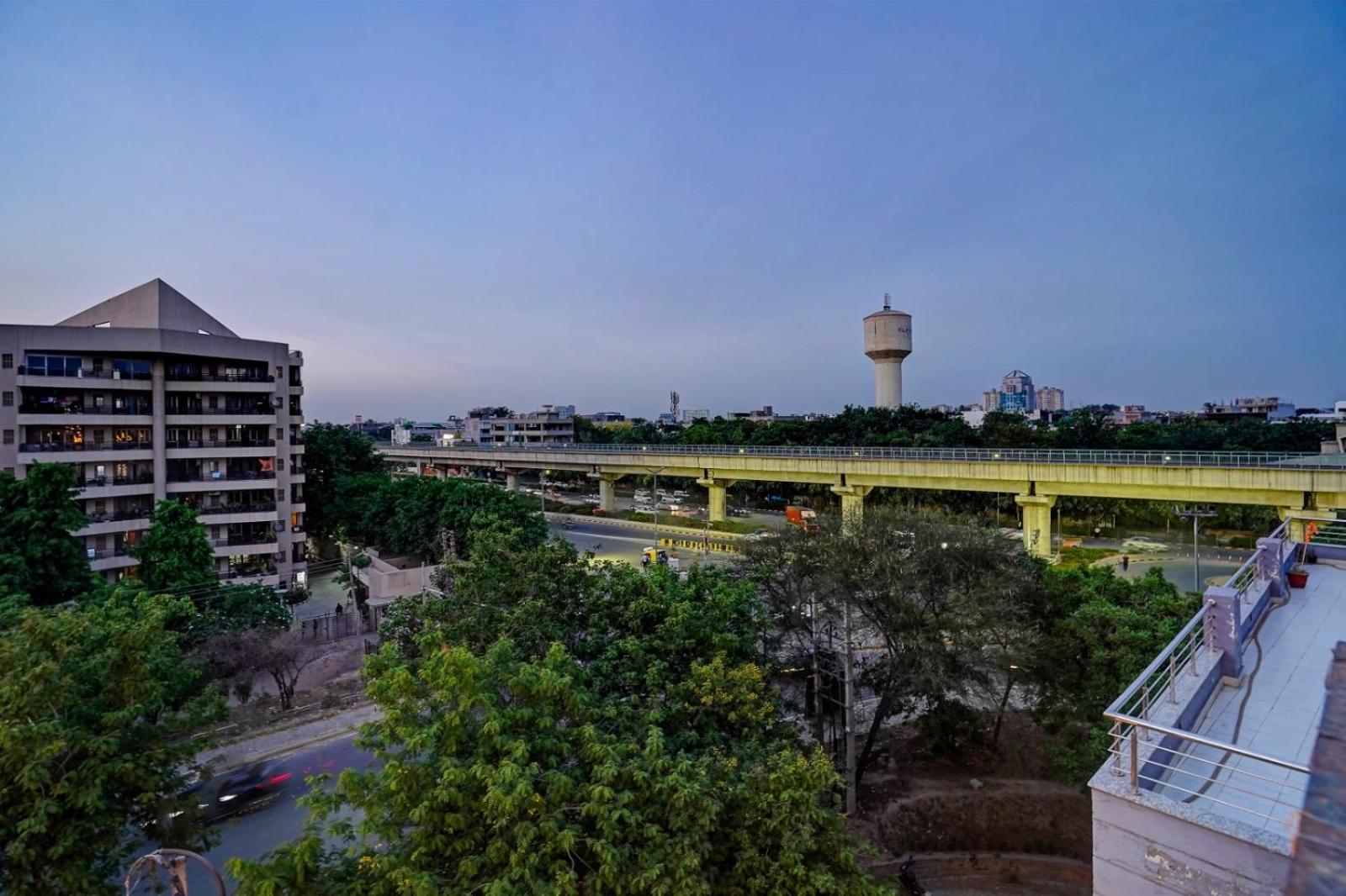 Hotel Grand Sun Plaza Embassy And Airport Drop