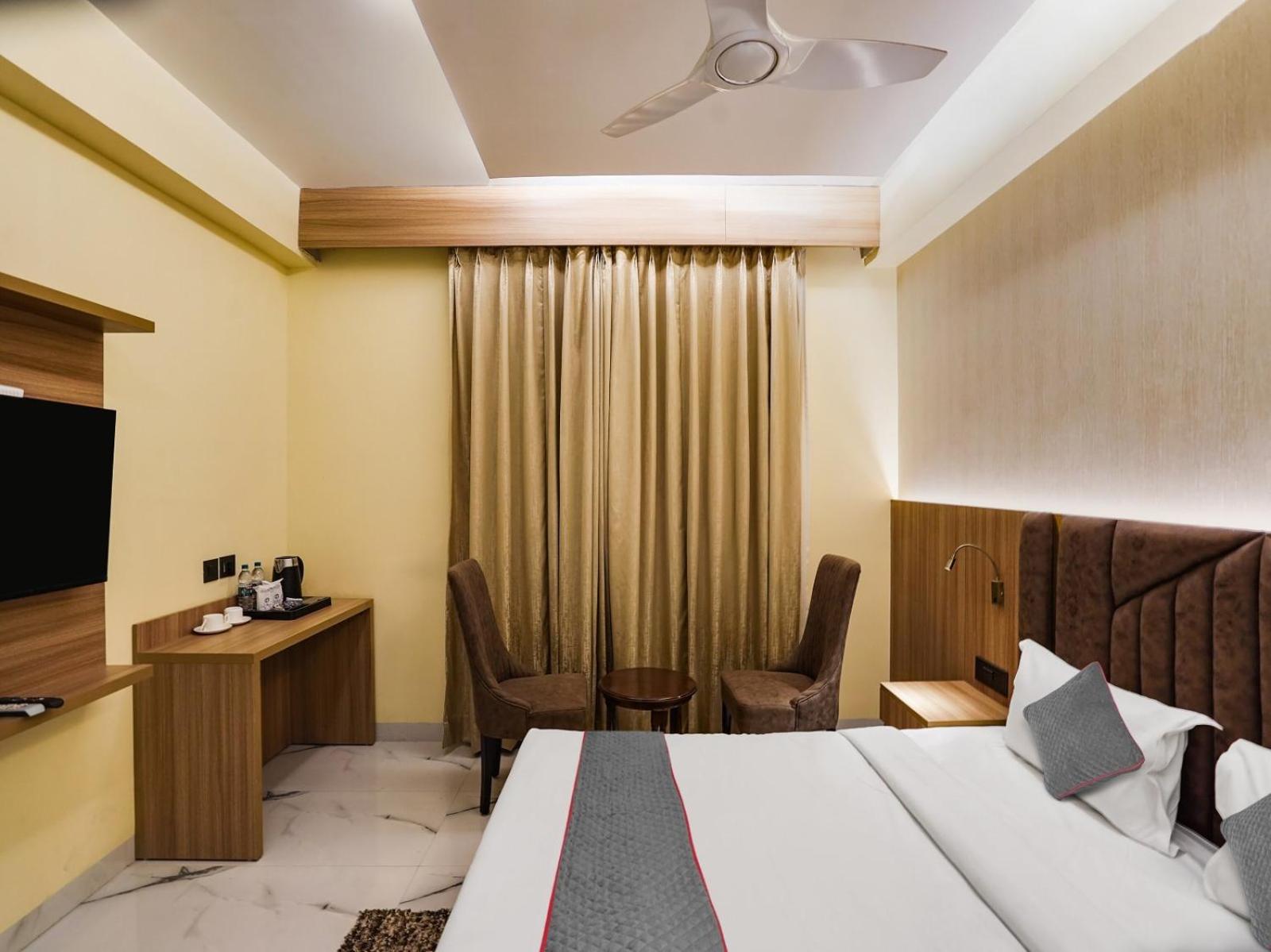 Hotel Grand Sun Plaza Embassy And Airport Drop *