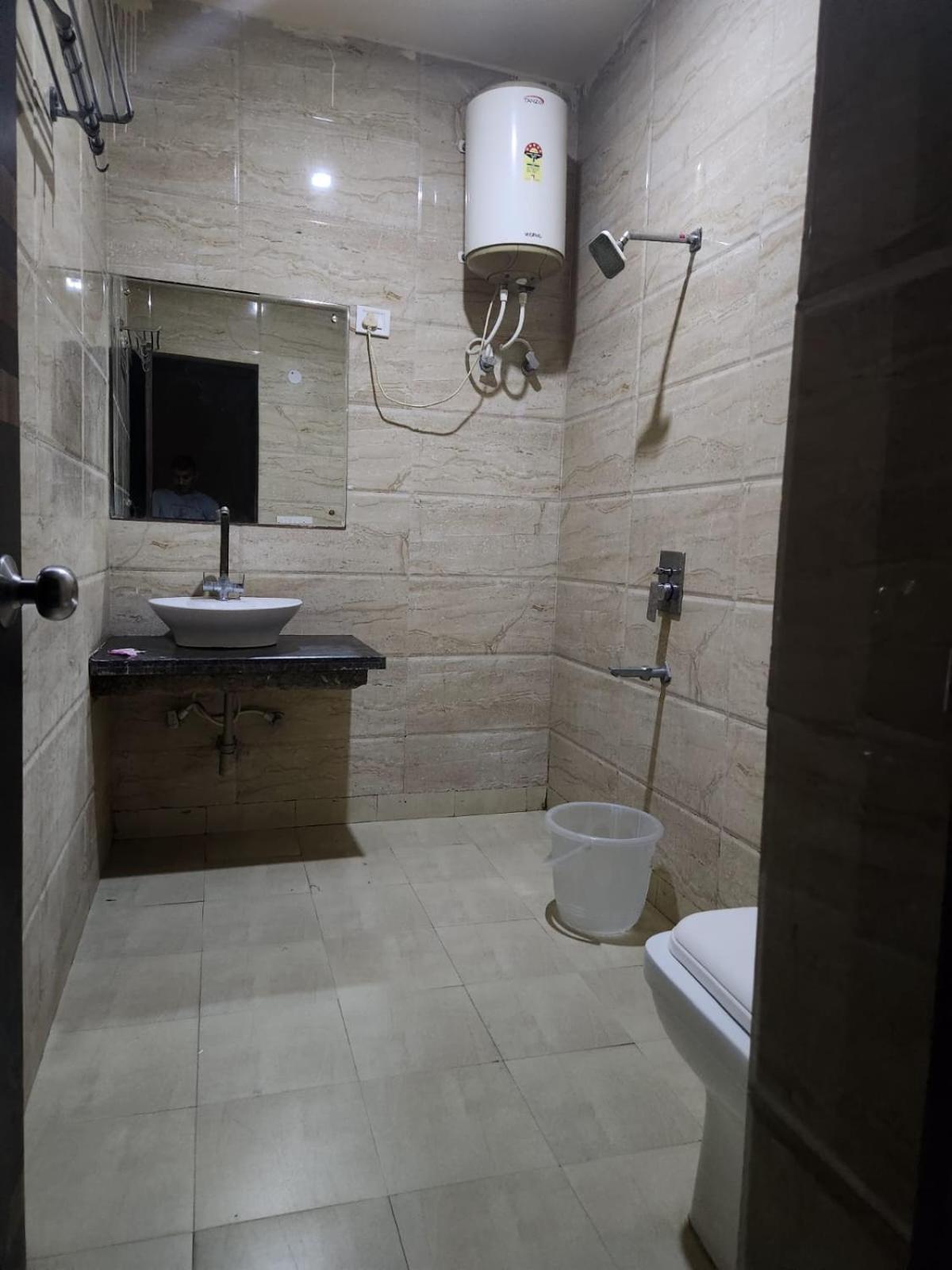 Hotel Grand Sun Plaza Embassy And Airport Drop